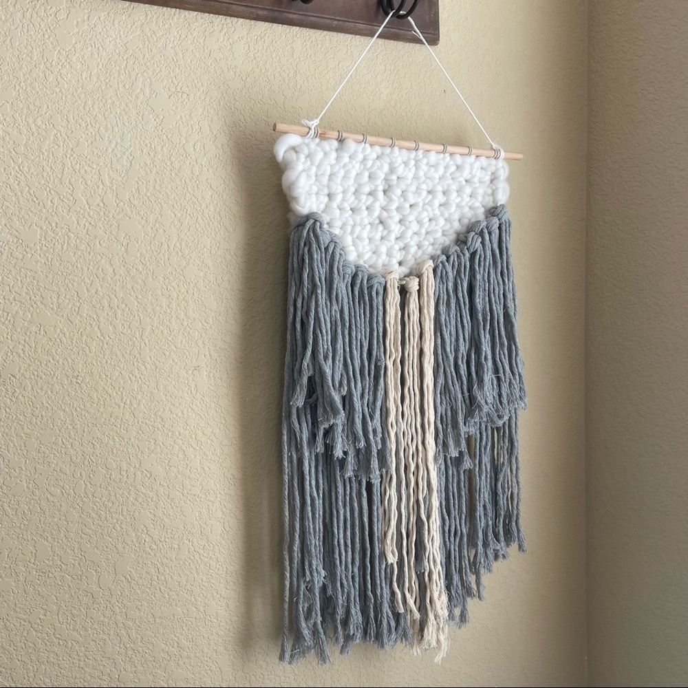 Boho yarn wall hanging home decor - Picture 7 of 7